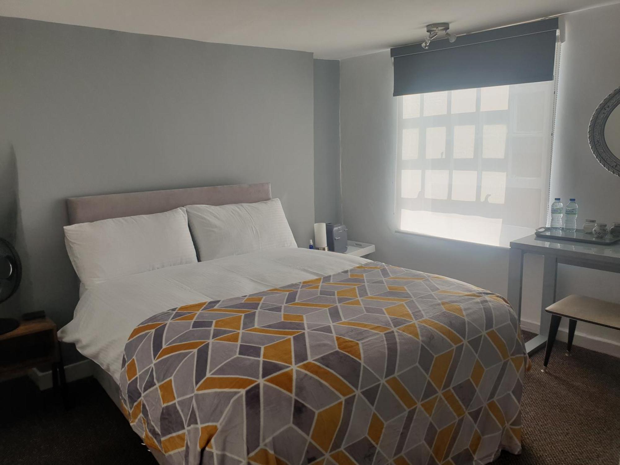 Carpenters Arms Hotel Boston Room photo